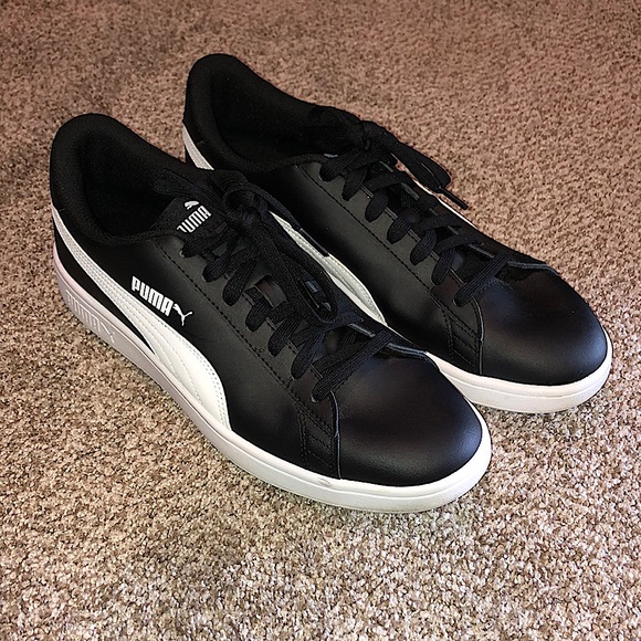 Puma Other - Puma Smash V2 Sneakers